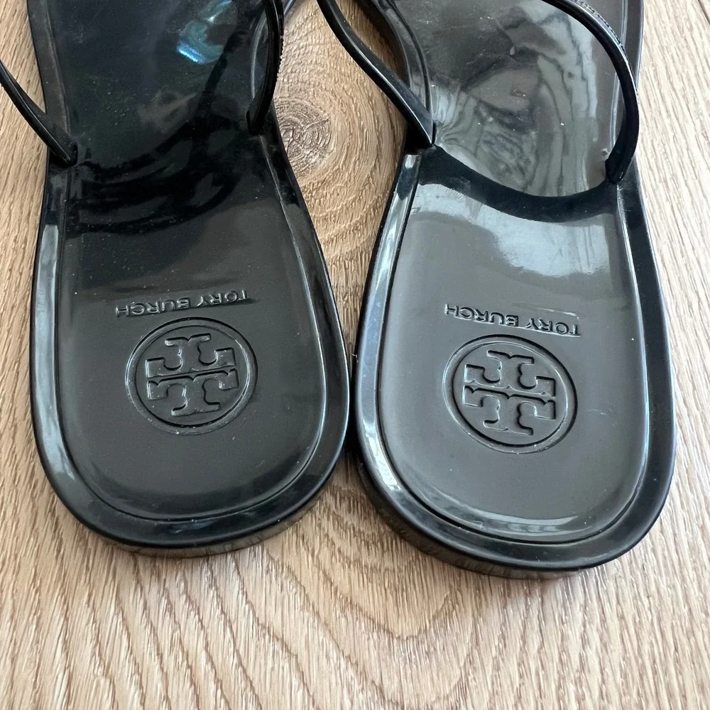 Tory Burch Mini Miller Jelly Thong Sandals Black Gold Logo   Womens 10M